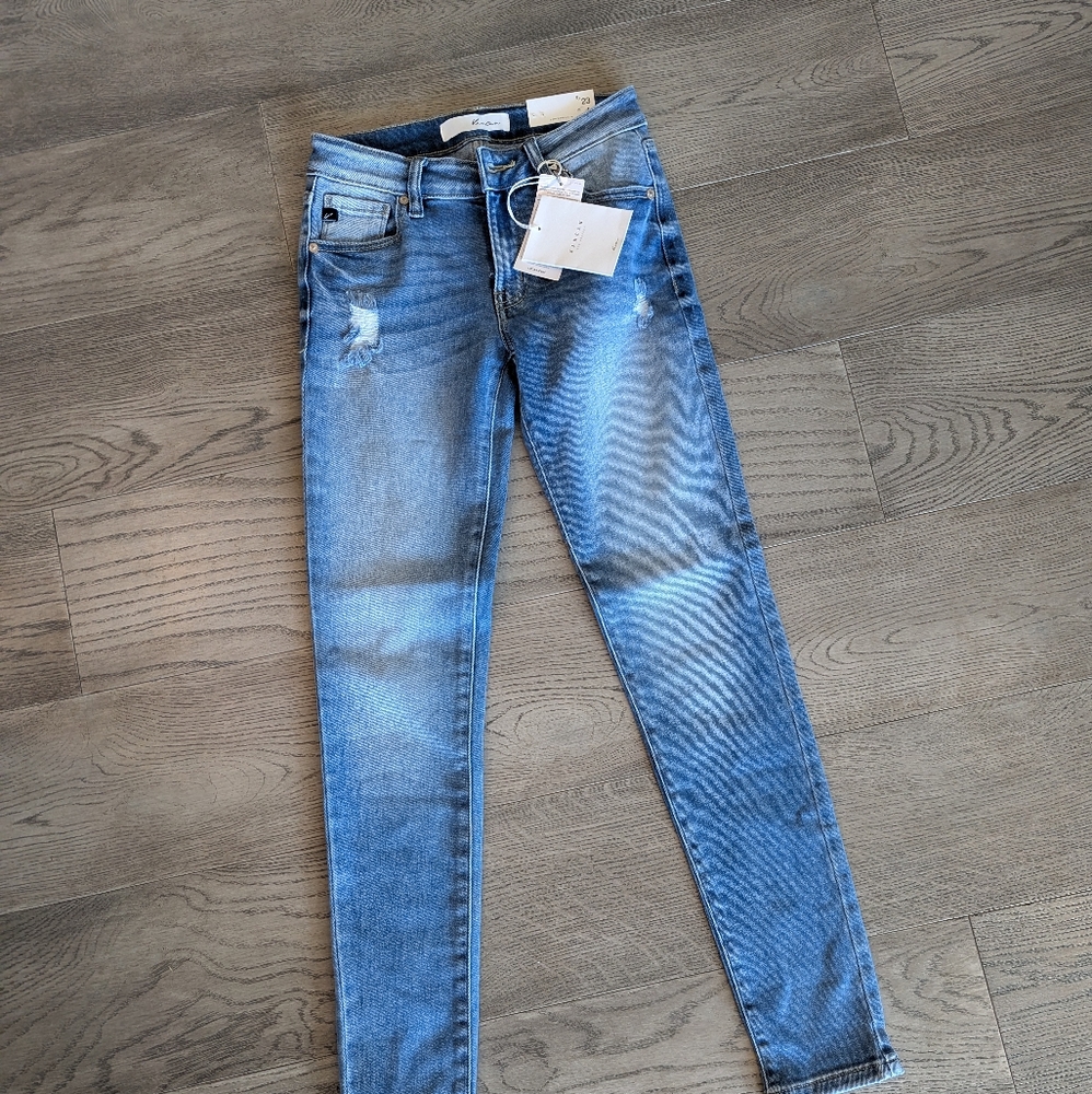 KanCan Size 0/23 Mid Rise NWT